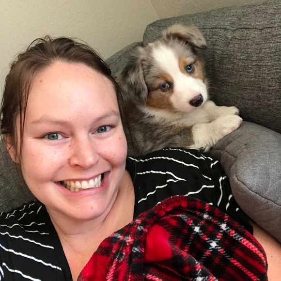 Meet your Posher, April - Picture 2 of 5